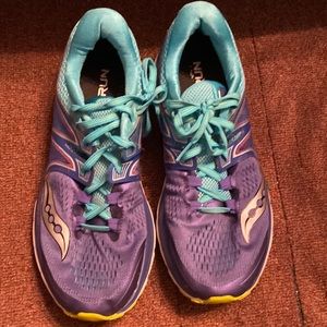 Womens Saucony Triump iso fit size 10